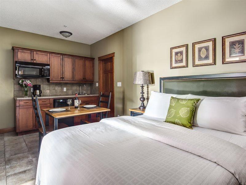 Bighorn Meadows Resort Radium Hot Springs Eksteriør bilde