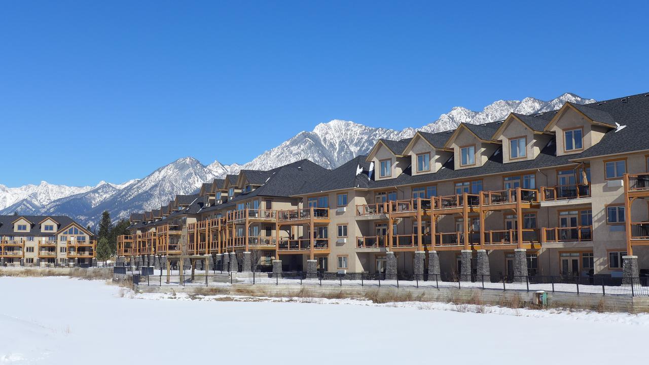 Bighorn Meadows Resort Radium Hot Springs Eksteriør bilde