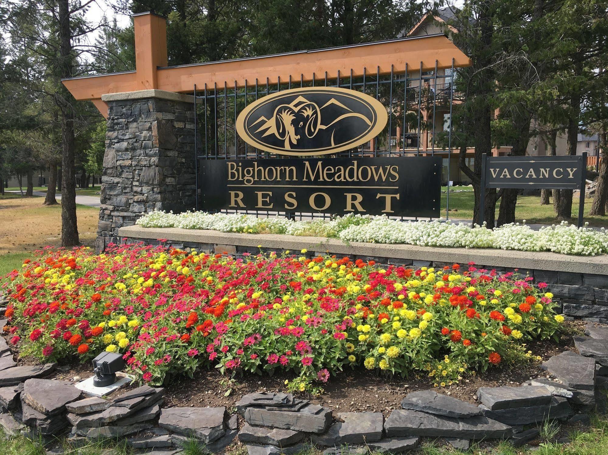 Bighorn Meadows Resort Radium Hot Springs Eksteriør bilde
