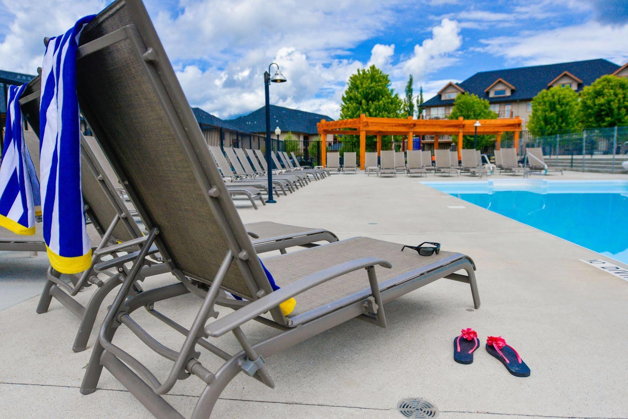 Bighorn Meadows Resort Radium Hot Springs Eksteriør bilde
