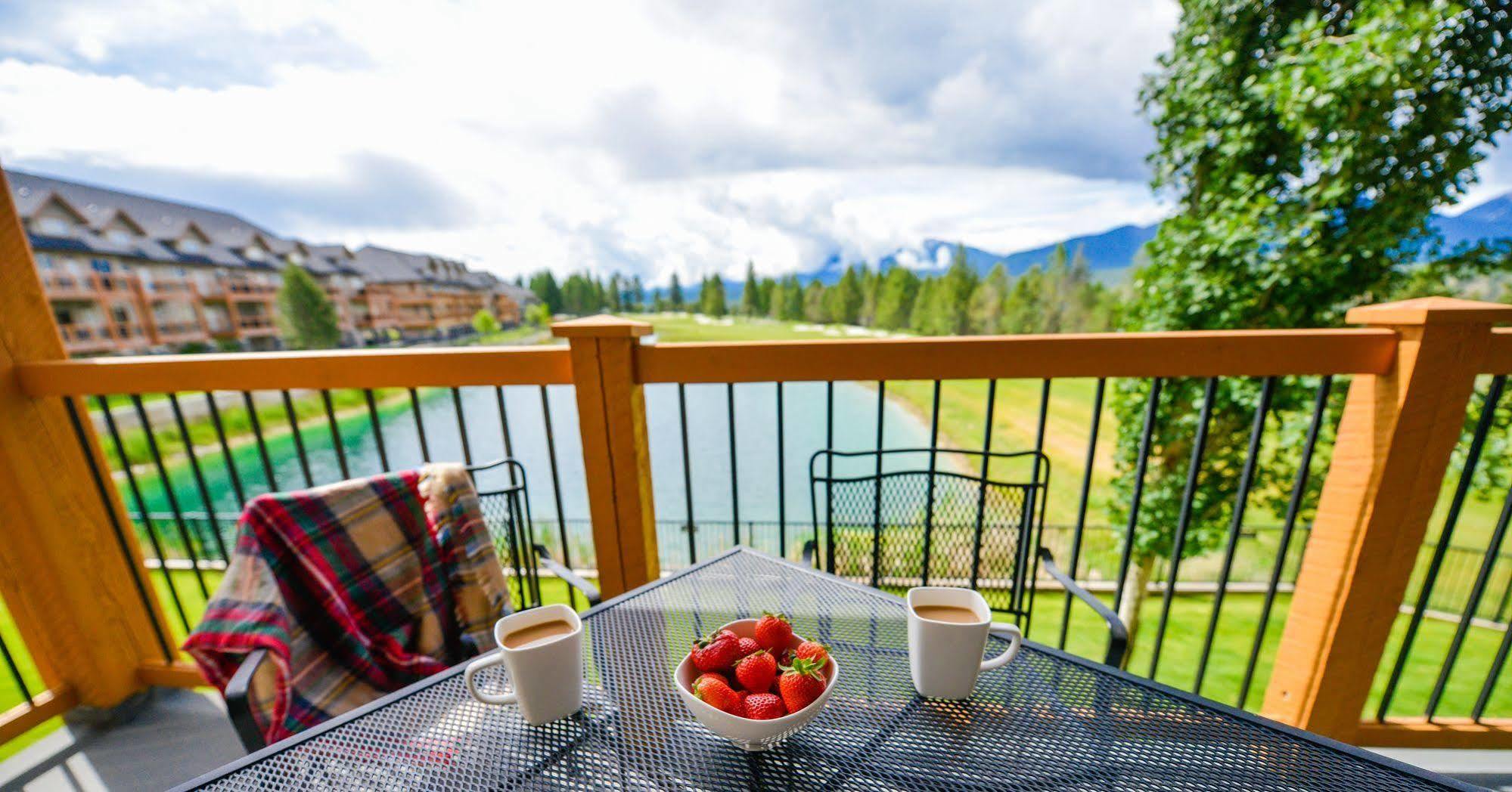 Bighorn Meadows Resort Radium Hot Springs Eksteriør bilde